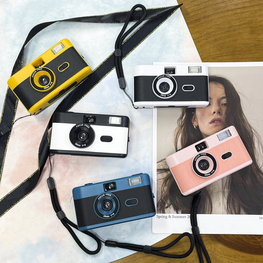Retro Disposable Film Camera – Capture Life’s Raw Moments